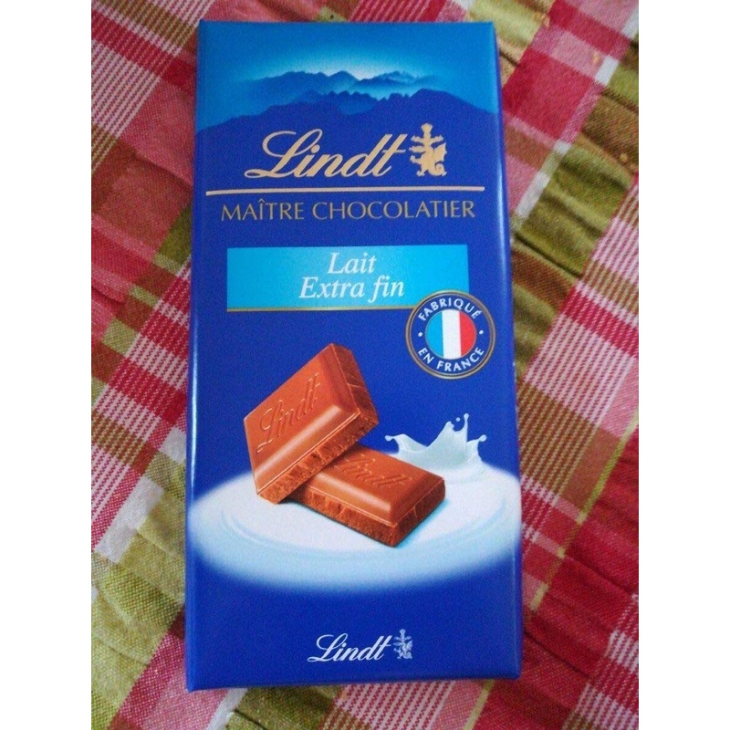 Lindt - MAITRE CHOCOLATIER Extra Fine Milk Tablet - Milk Chocolate - 110g