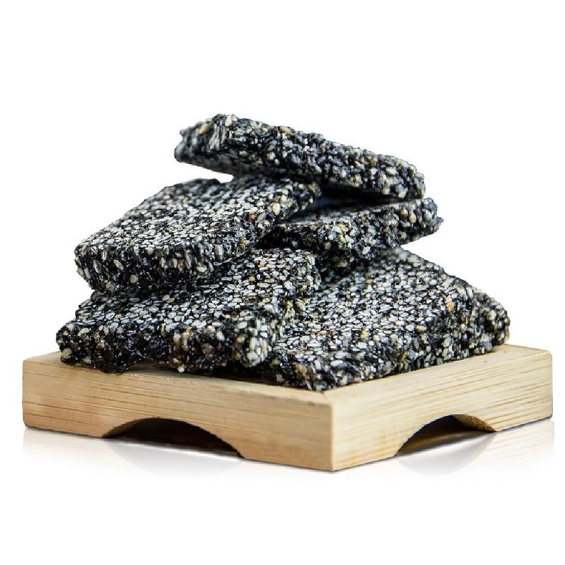 Zhejiang Specialty: Traditional Handmade Black Sesame Peanut Maltose Candy 250G/8.8Oz (Black Sesame Slices)