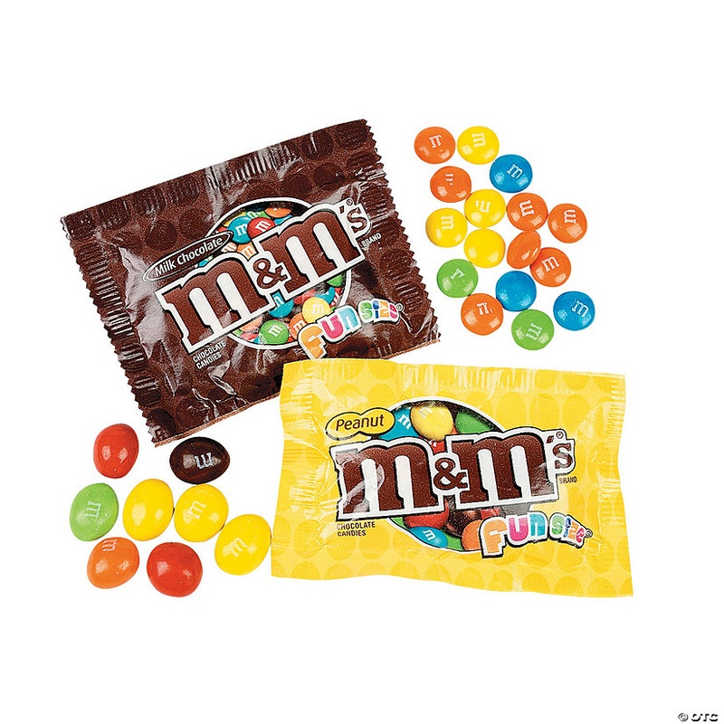 2 lbs. M&Ms Fun Size Milk Chocolate & Peanut Candy Mix - 48 Pc.